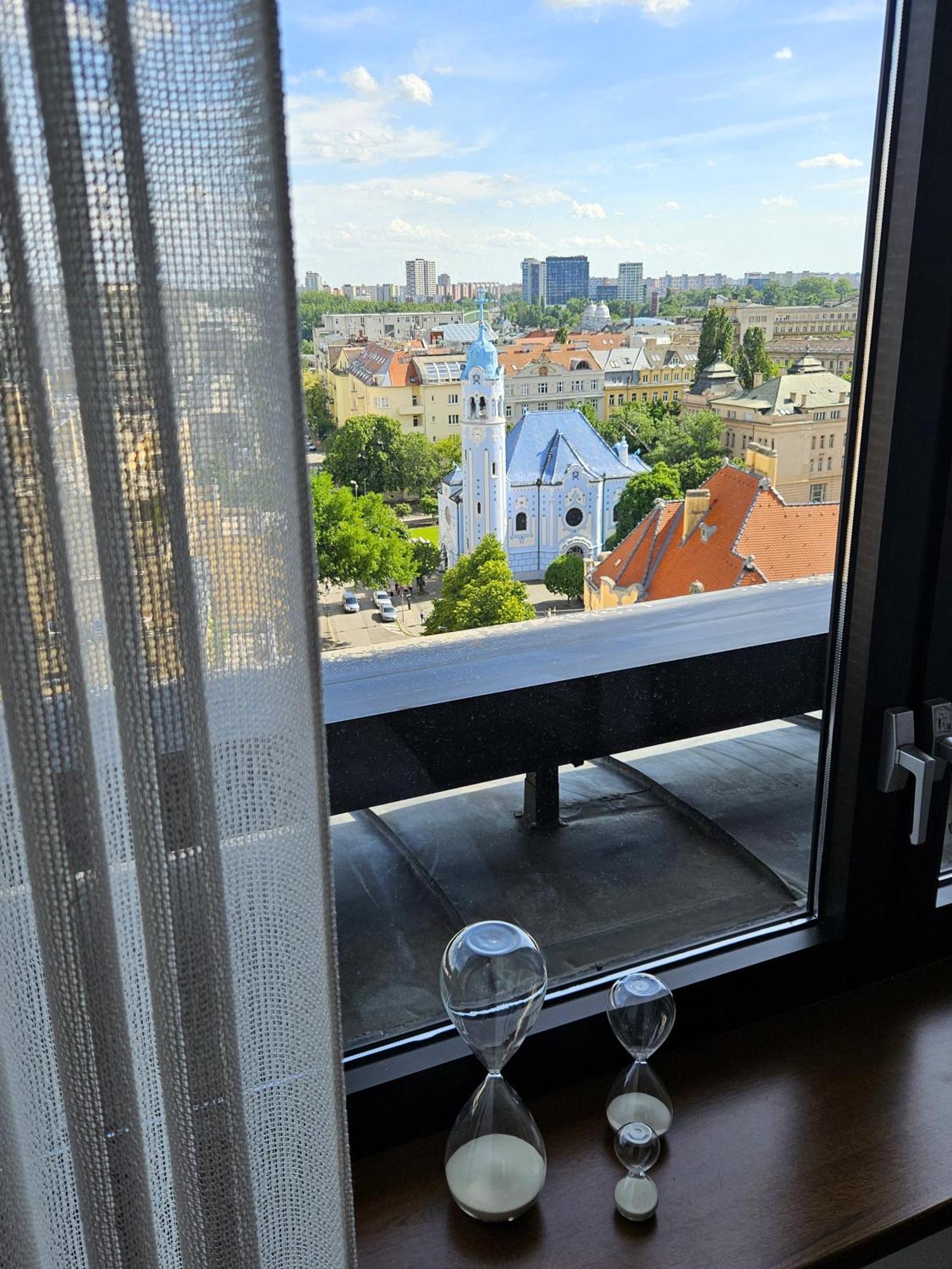 Panorama View Design Apt In Old Town - Free Parking Bratislava Exteriér fotografie